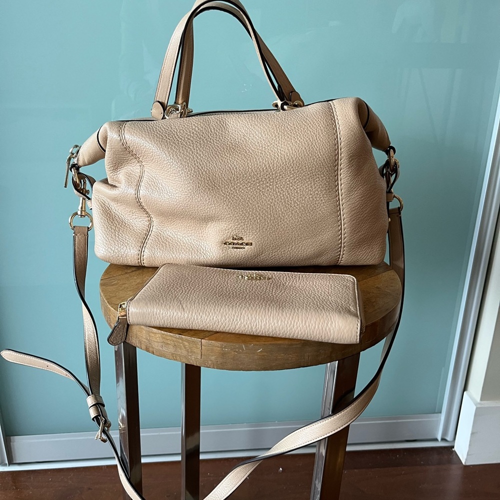 Coach purse and wallet set